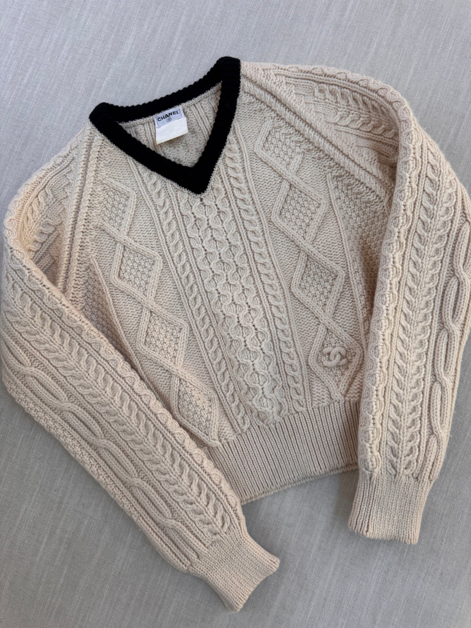 Vintage Chanel 1996 Cable-Knit Wool Sweater – NÜNÜ VINTAGE