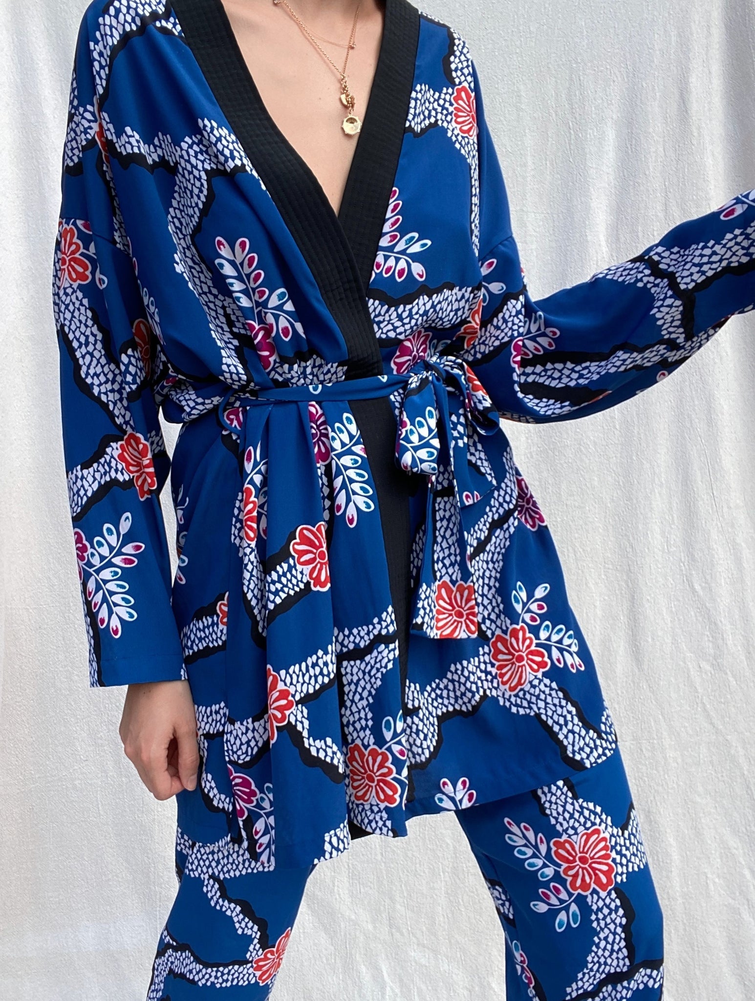 Vintage Christian Dior Blue Floral Lounge Set NN VINTAGE Vintage Christian Dior Blue Floral Lounge Set NN VINTAGE